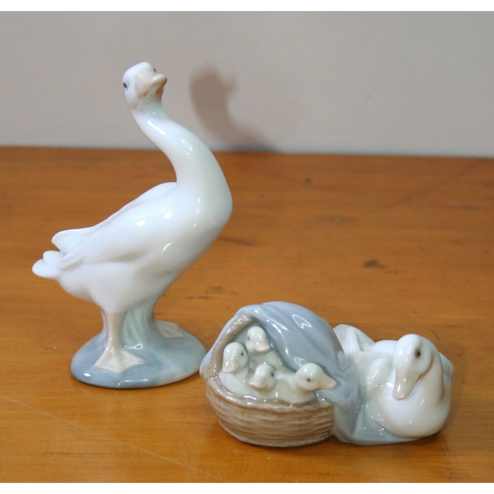 Lladro Duck Goose Figurine Lot of 2 ~ Mother & Little Ducklings Basket ~ Look Up